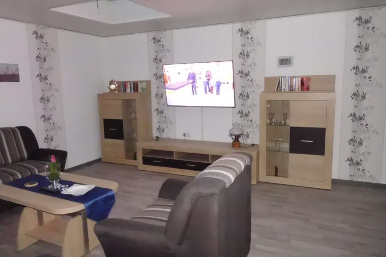 Ansicht vom Wohnzimmer in der Ferienwohnung Leer Zeppelinstraße 5 Ferienhaus Fewo