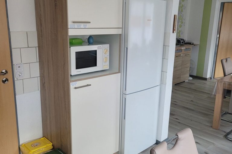 Mikrowelle Kühlschrank Gefrierschrank Ferienhaus Fewo Ferienwohnung Amelsberg Leer Ostfriesland