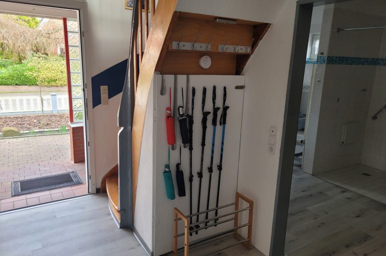 Hausflur Garderobe Fewo Ferienhaus Ferienwohnung Amelsberg in Leer Ostfriesland