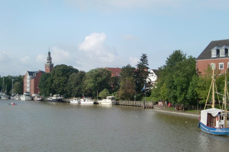Freizeithafen in Leer Ostfriesland Skippertreffen Ferienwohnung Amelsberg Feruenhaus behindertengerecht in Leer Ostfriesland