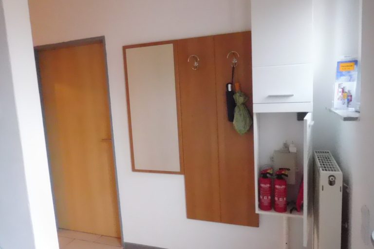 Hausflur Garderobe Spiegel Erdgeschoss Fewo Ferienwohnung Ferienhaus in 26789 Leer Ostfriesland