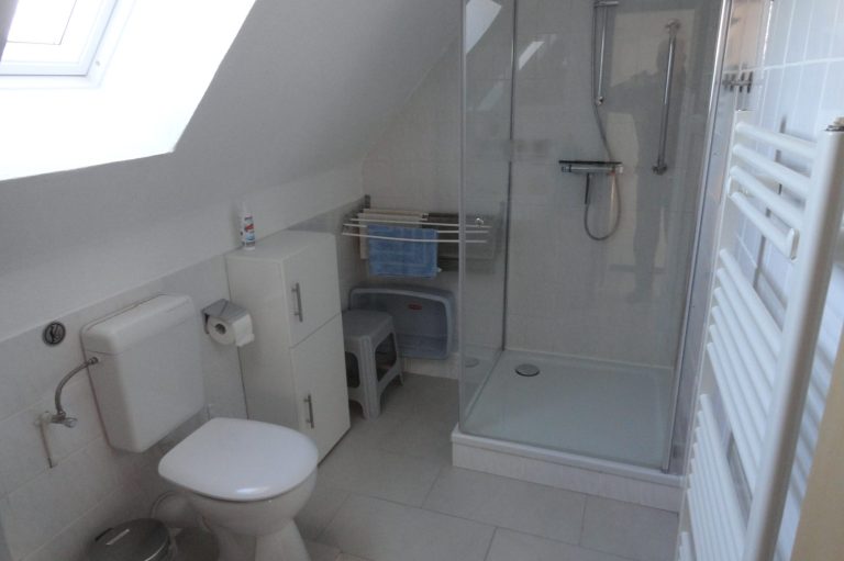 WC Dusche Schrank Ferienwohnung Ferienhaus Amelsberg 26789 Leer in Ostfriesland
