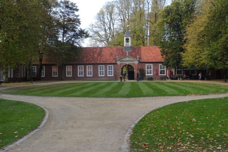 Evenburg Parkanlage Schlosscafe in Leer Ostfriesland