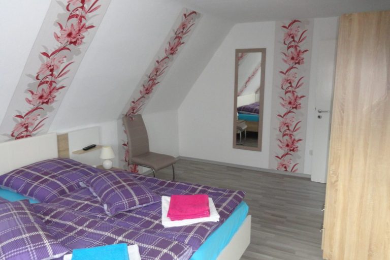 Bett Fernseher Fenster Unterkunft Fewo Ferienwohnung LEER 26789 Ostfriesland