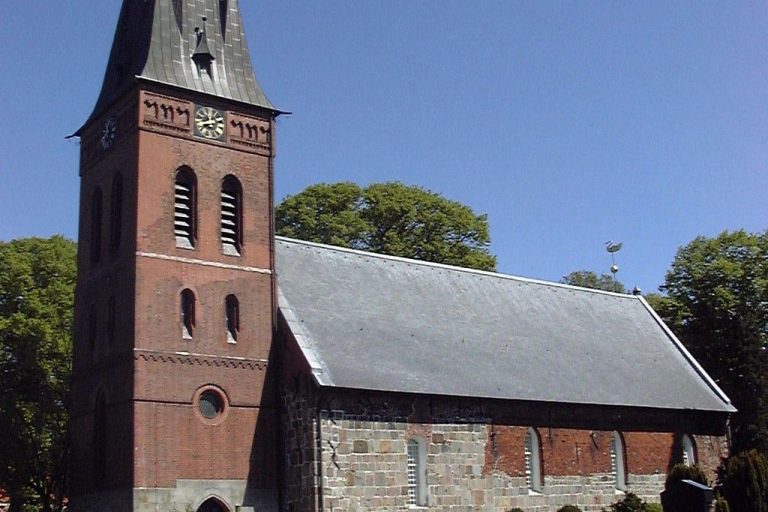 Altar in der Kirche Remels Uplengen Ferienhaus Amelsberg Behindertengerecht Fewo ebenerdig in Leer