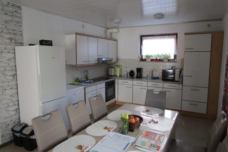 Ansicht Küche Esstisch Ferienwohnung Fewo LEER in 26789 Leer Ostfriesland