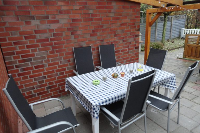 Terrasse Südlage Fewo Ferienhaus Amelsberg Ferienwohnung in Leer Ostfriesland