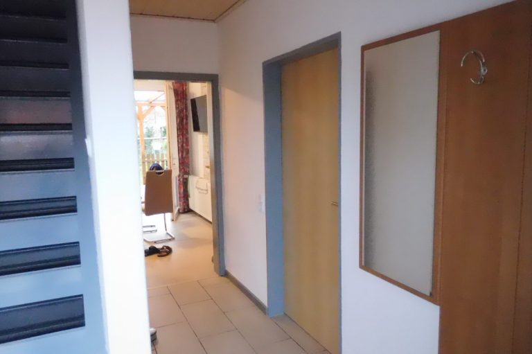 Hausflur Schlafzimmertür Küche Ferienwohnung in Leer Ostfriesland