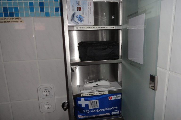 Verbandtasche Fieberthermometer Blutdruckmessgerät Ferienhaus Fewo Amelsberg in Leer